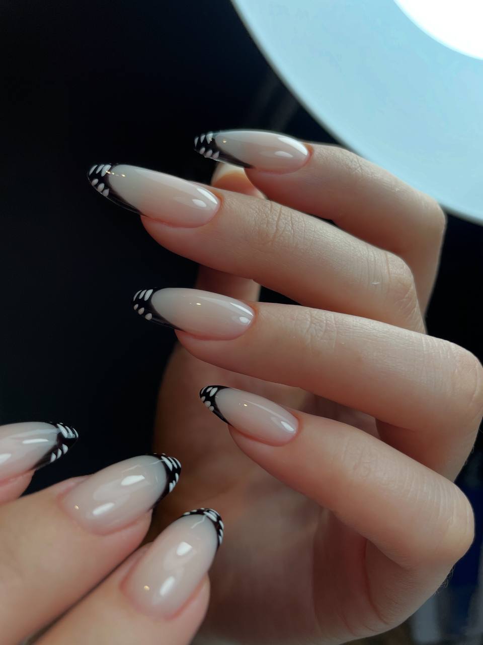 Tırnak ve takı kombinasyonu